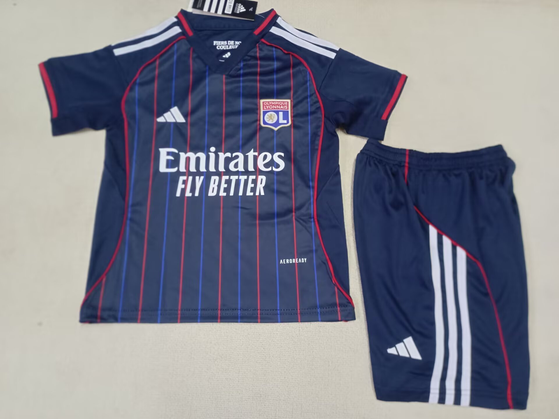 Lyon maillot exterieur 25/26