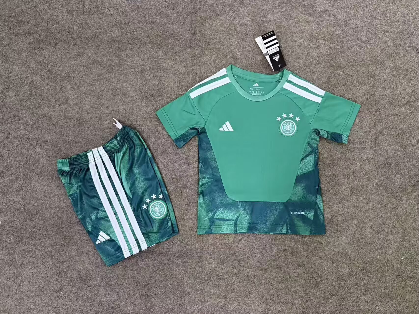 Allemagne Green maillot concept 26/27