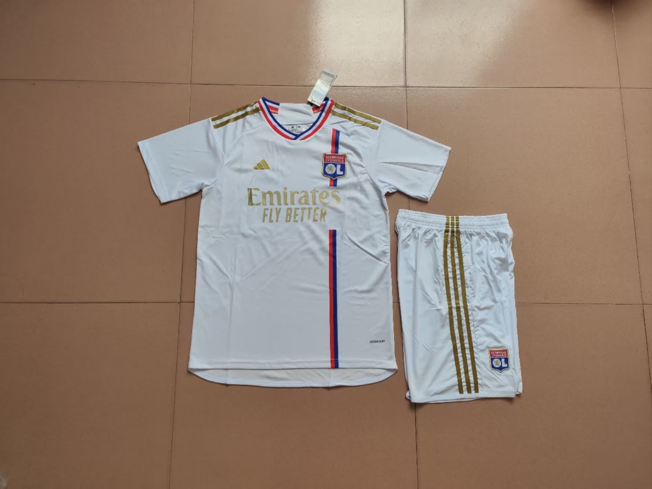 Lyon maillot domicile 23/24